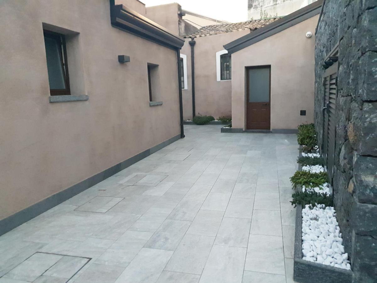 Mori Siciliani House Aparthotel Aci Castello Exterior photo